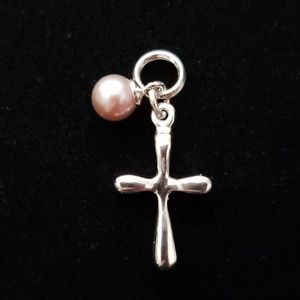 Vantel Pearls "Cross" charm
